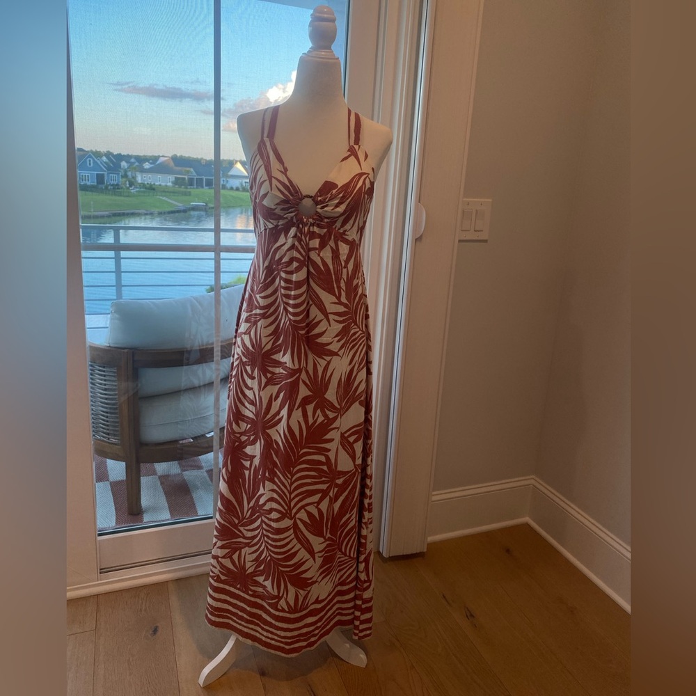 Elegant Red and White Leaf Print Maxi Dress